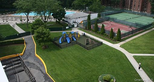 #5 photo, 213-06 75th Avenue, Bayside , NY 11364