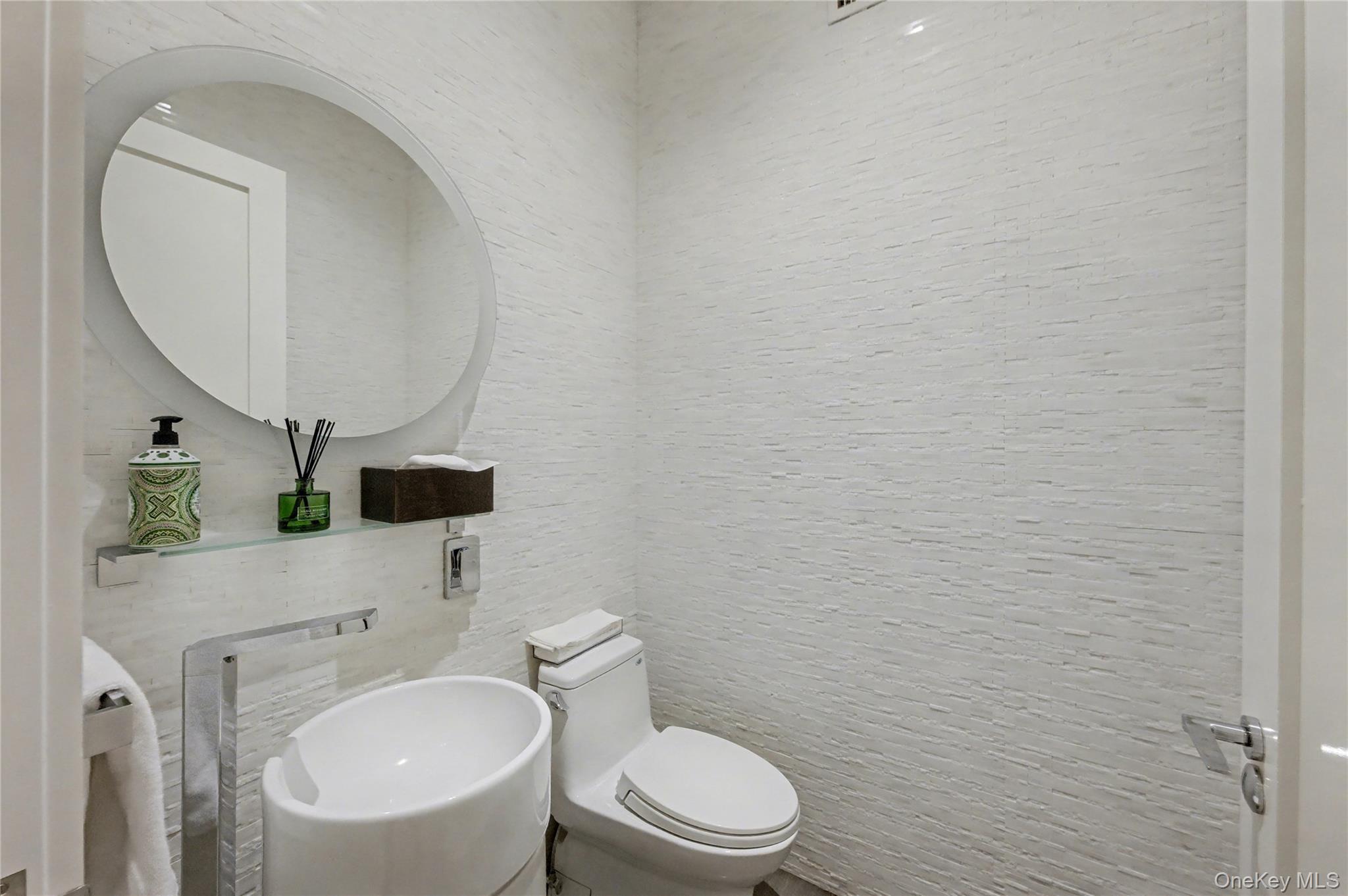 #10 photo, 865 Barberry Lane, Woodsburgh , NY 11598