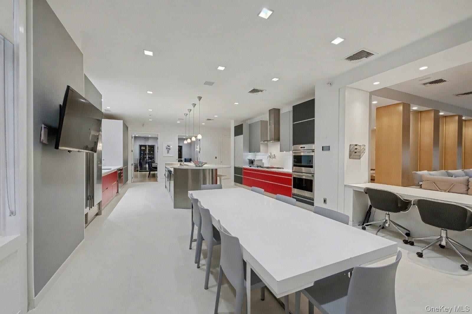 #15 photo, 865 Barberry Lane, Woodsburgh , NY 11598