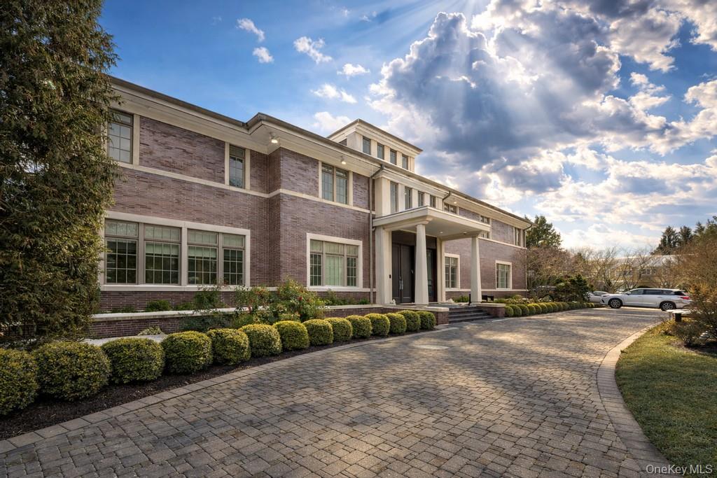 #2 photo, 865 Barberry Lane, Woodsburgh , NY 11598