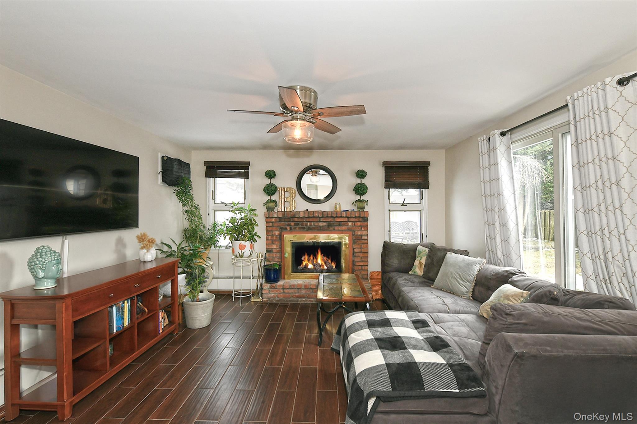 #12 photo, 103 Ranch Lane, ناسو Levittown , NY 11756