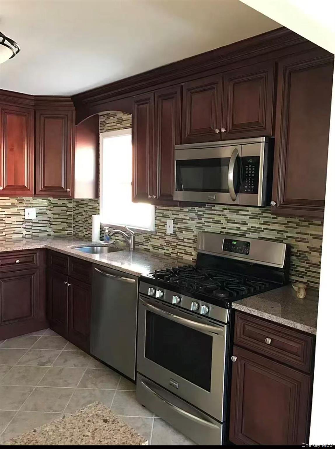 #5 photo, 36-30 166TH Street, Flushing , NY 11358