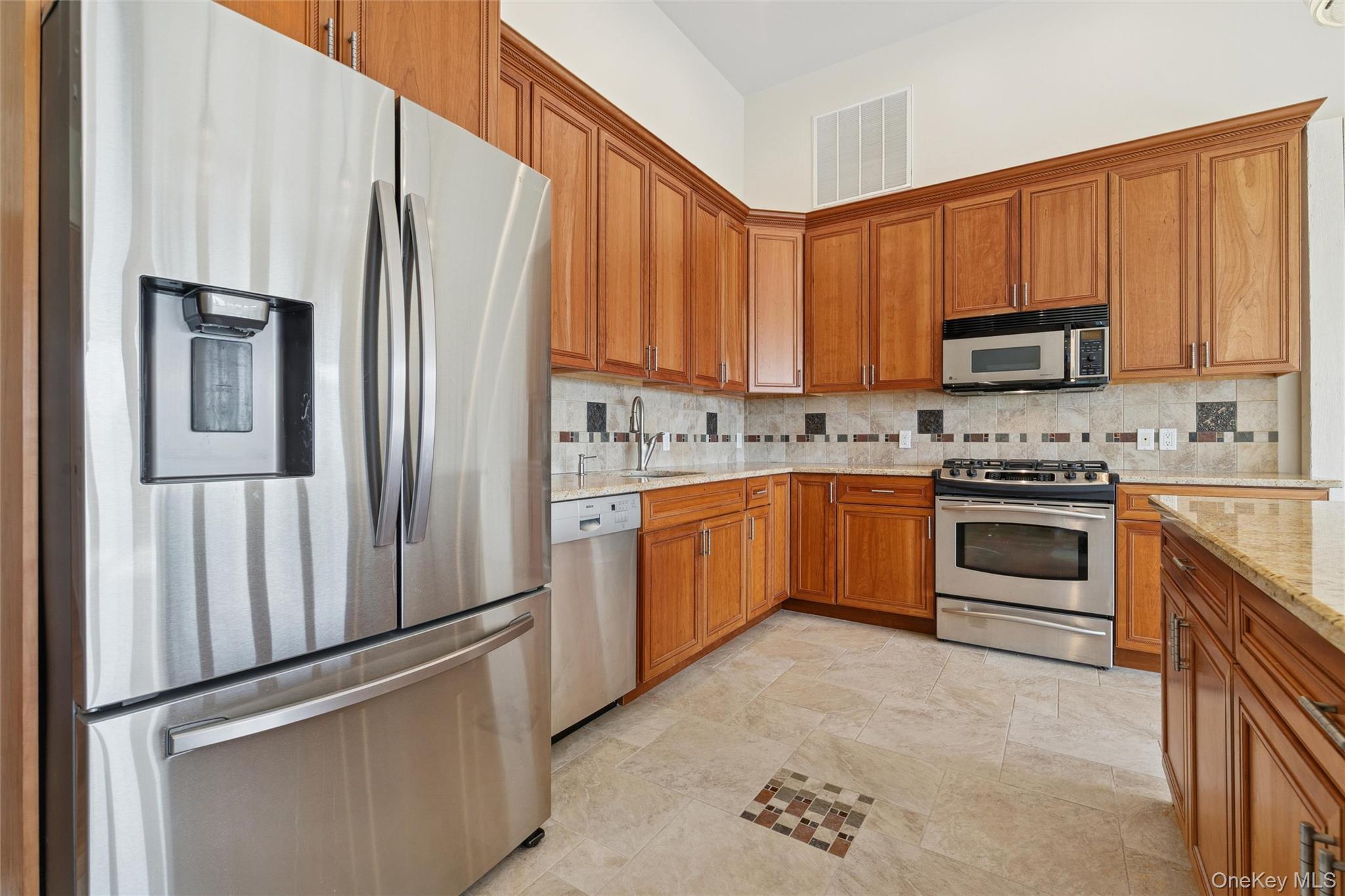 #5 photo, 335 Herricks Lane, Jamesport , NY 11947