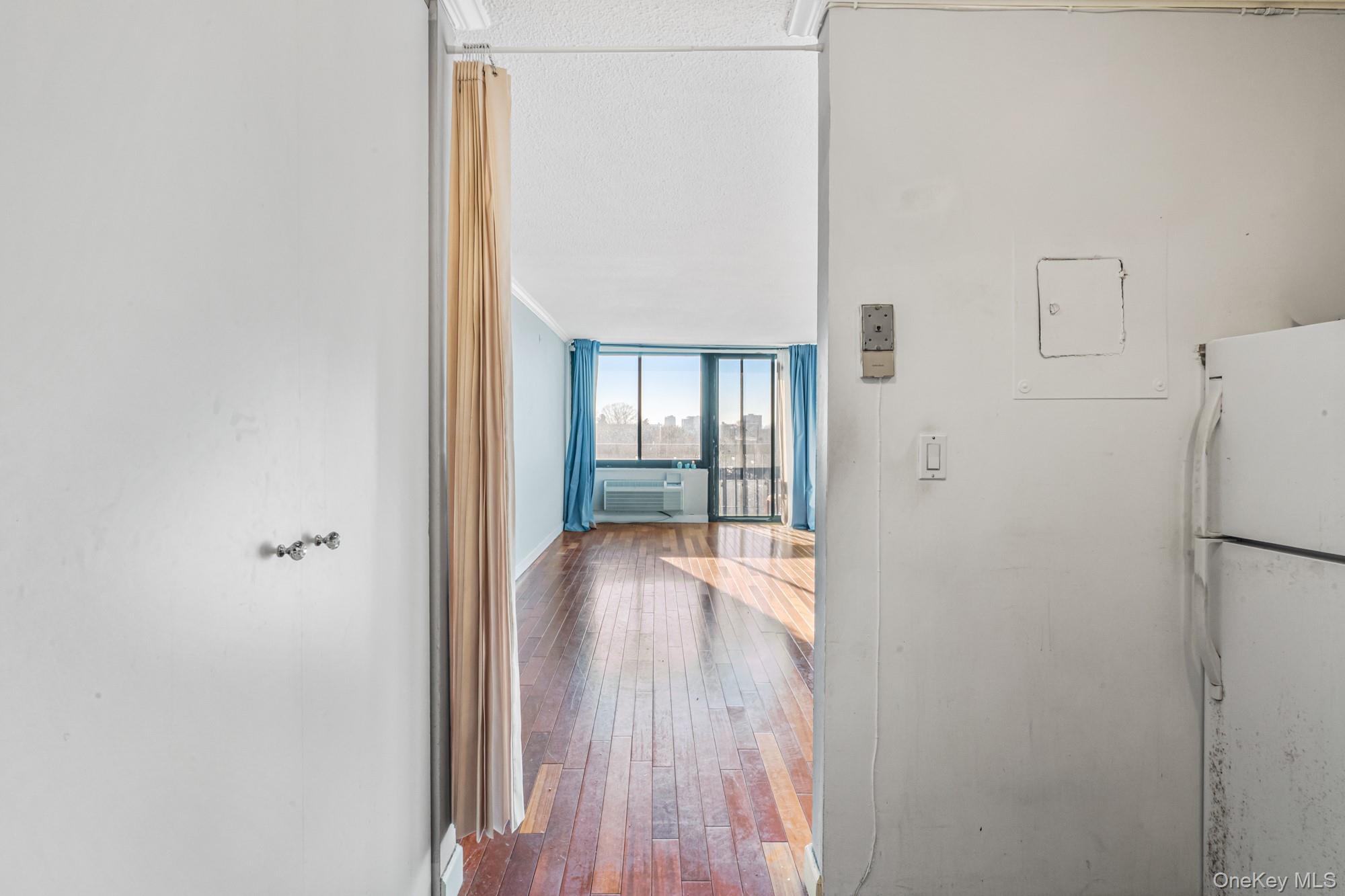 #4 photo, 152-18 Union Turnpike, Flushing , NY 11367