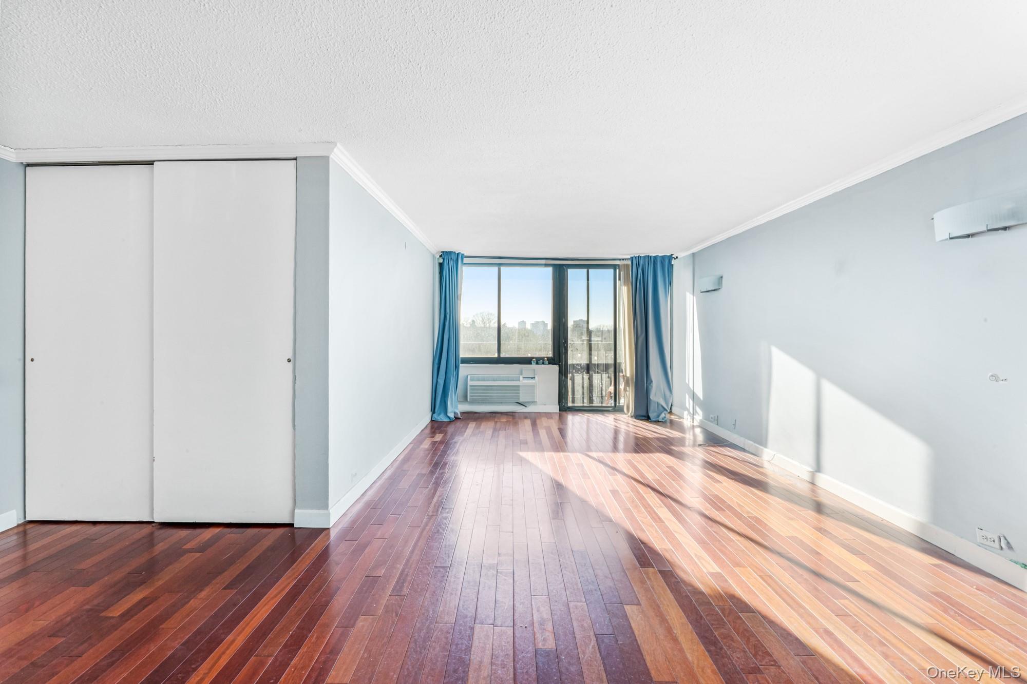 #6 photo, 152-18 Union Turnpike, Flushing , NY 11367