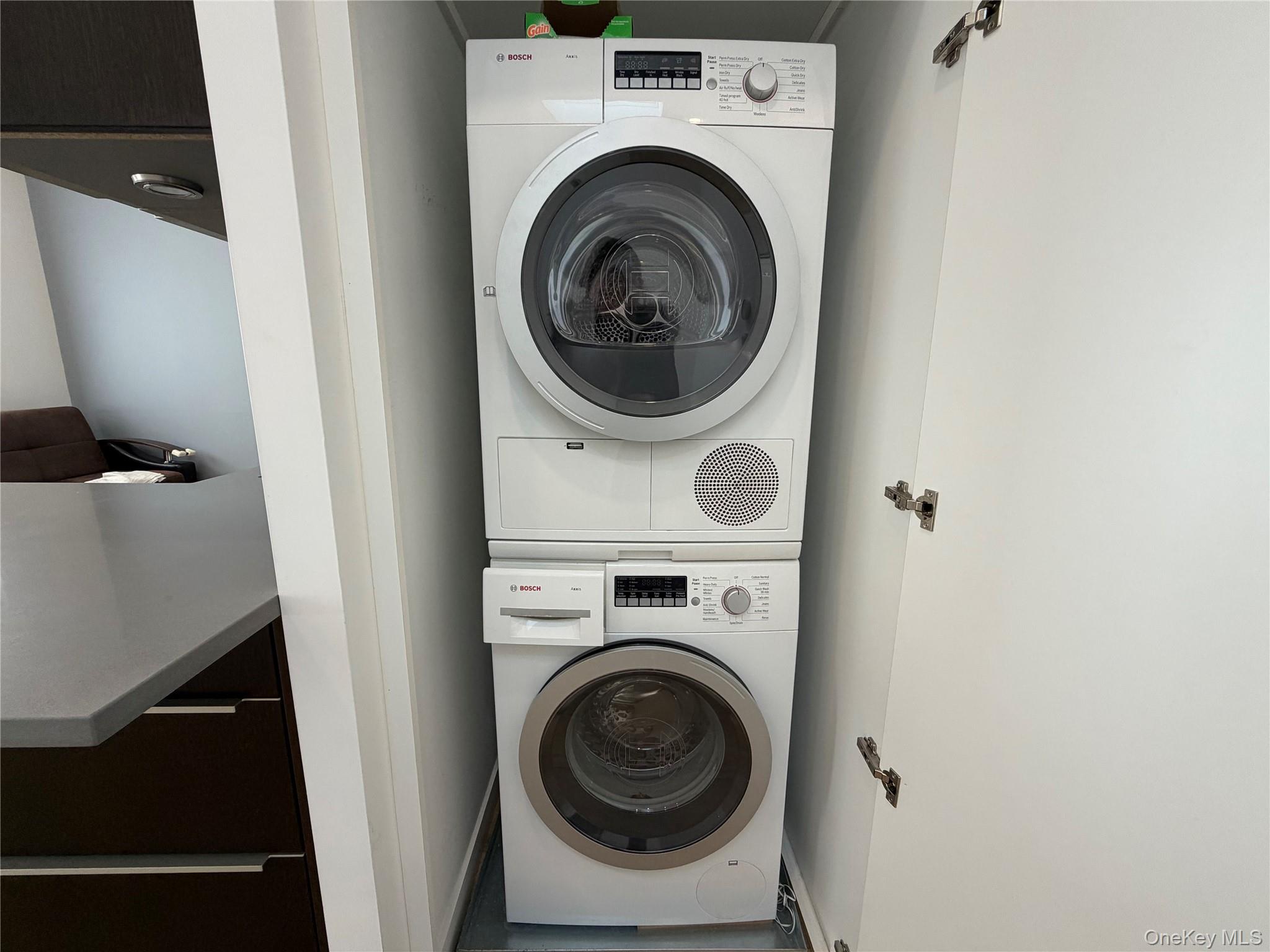 #4 photo, 7157 69th Place, Glendale , NY 11385