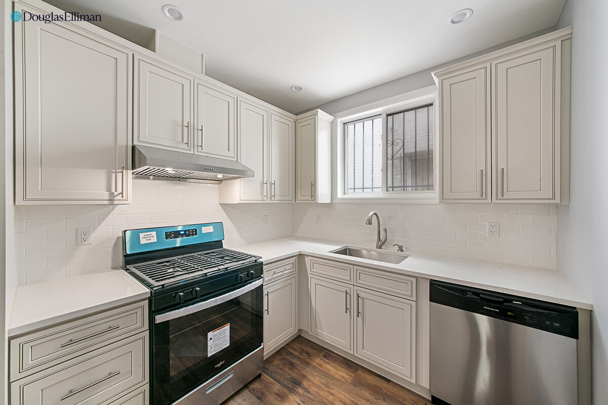 #6 photo, 471 LINDEN Boulevard, East Flatbush , NY 11203