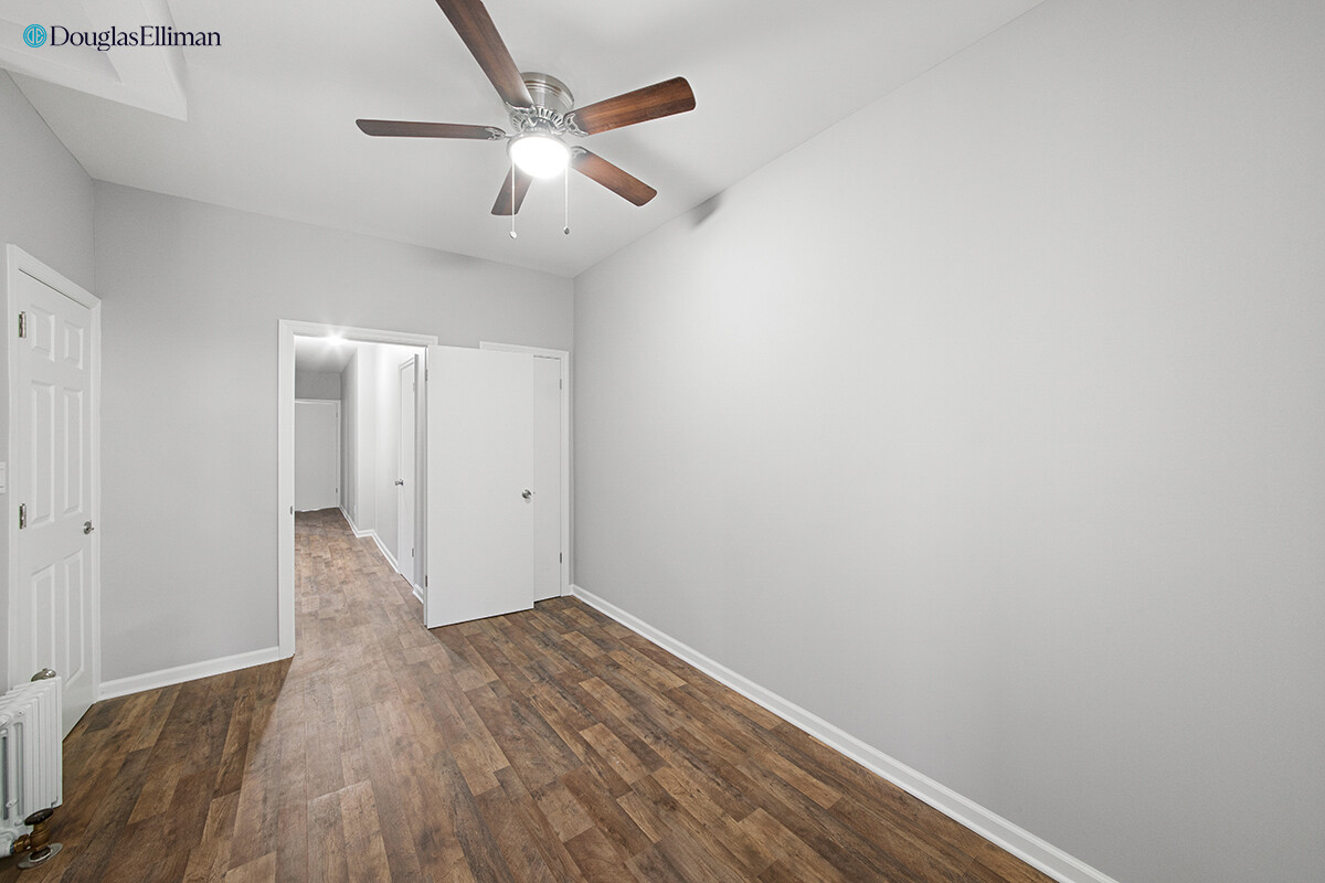 #8 photo, 471 LINDEN Boulevard, East Flatbush , NY 11203