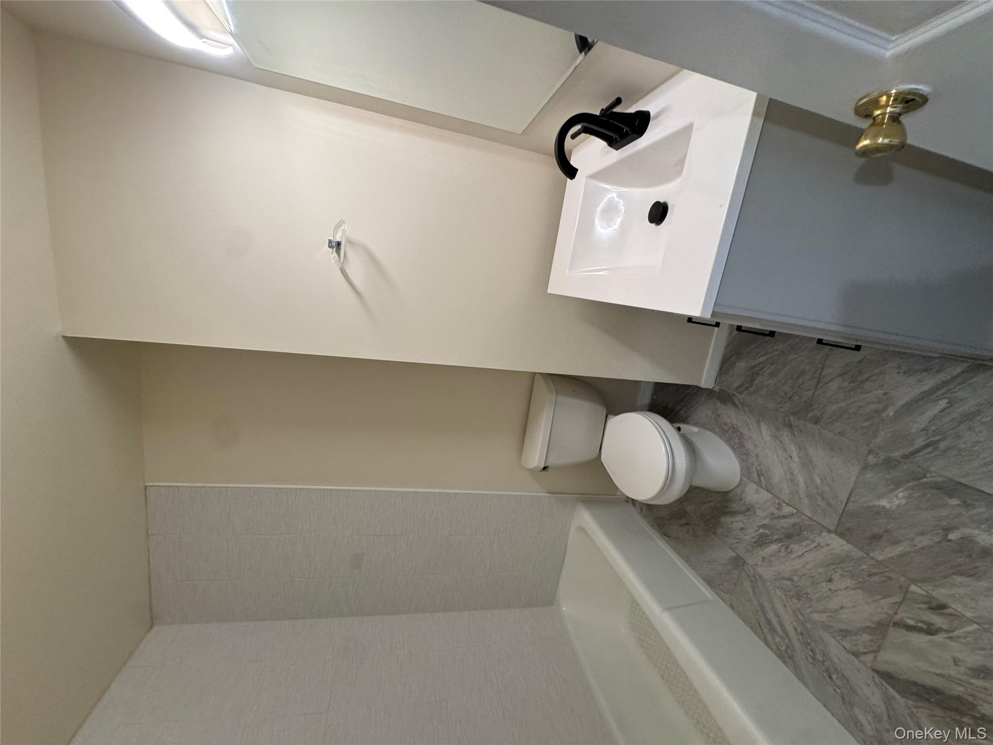 #8 photo, 284 Main Street, Beacon , NY 12508