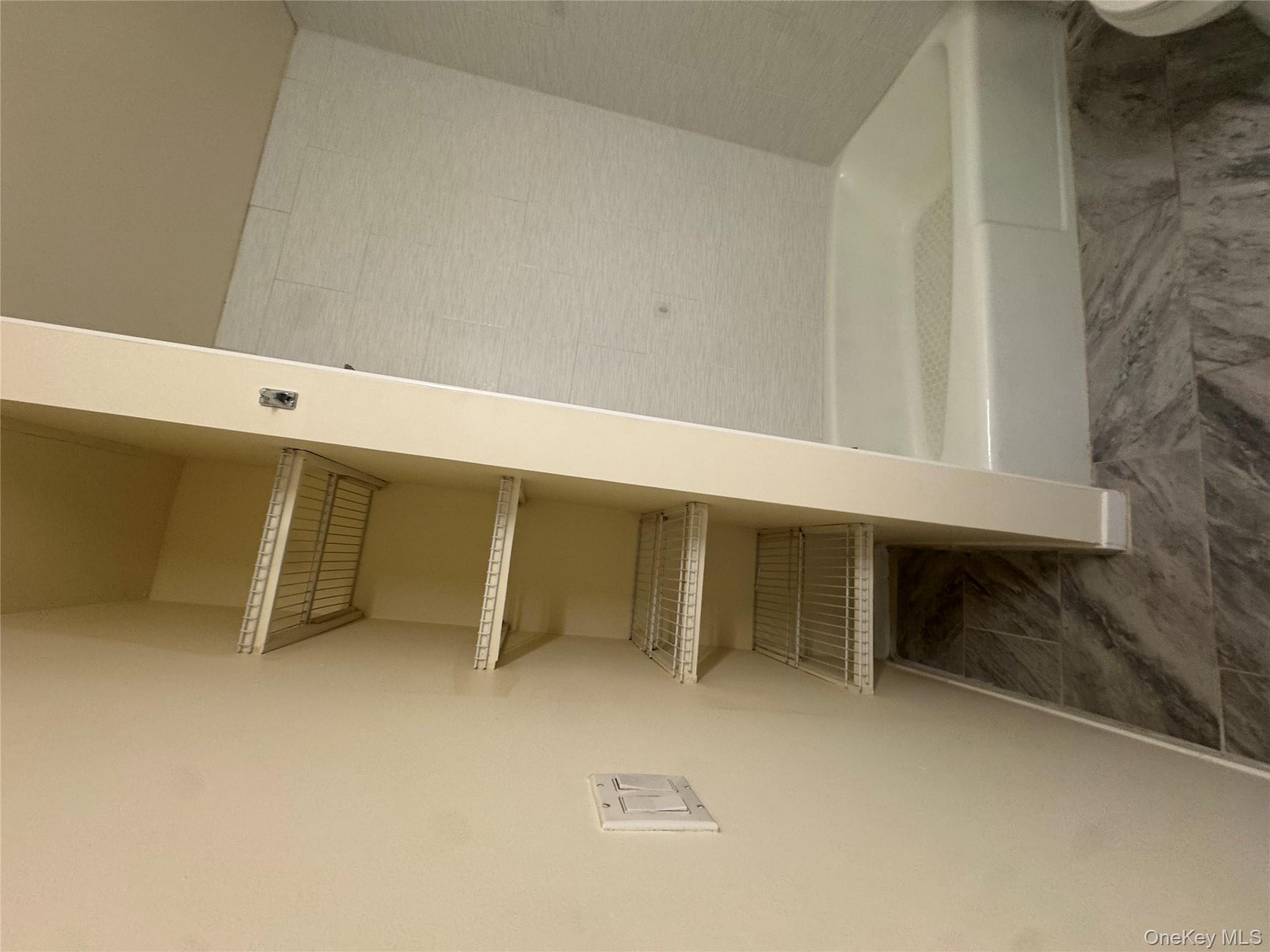 #9 photo, 284 Main Street, Beacon , NY 12508