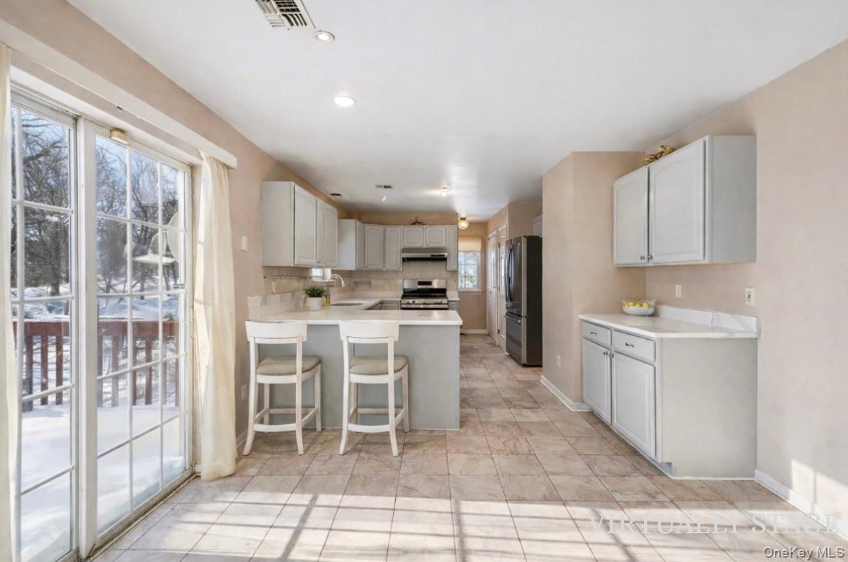 #10 photo, 15 Surrey Lane, Harriman , NY 10926