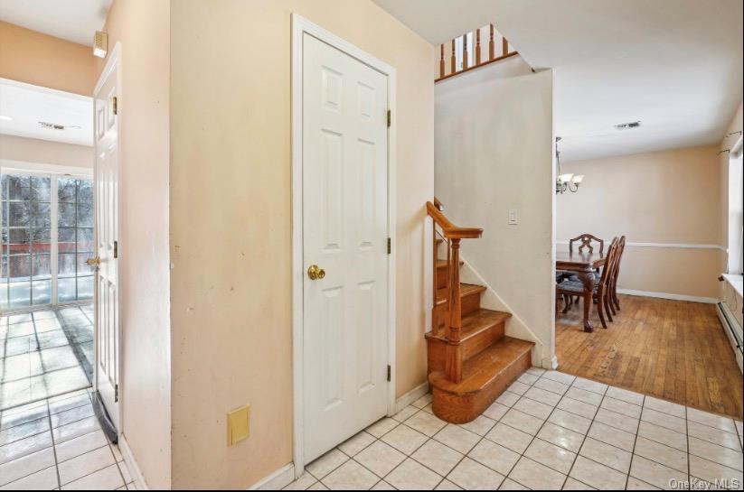 #18 photo, 15 Surrey Lane, Harriman , NY 10926