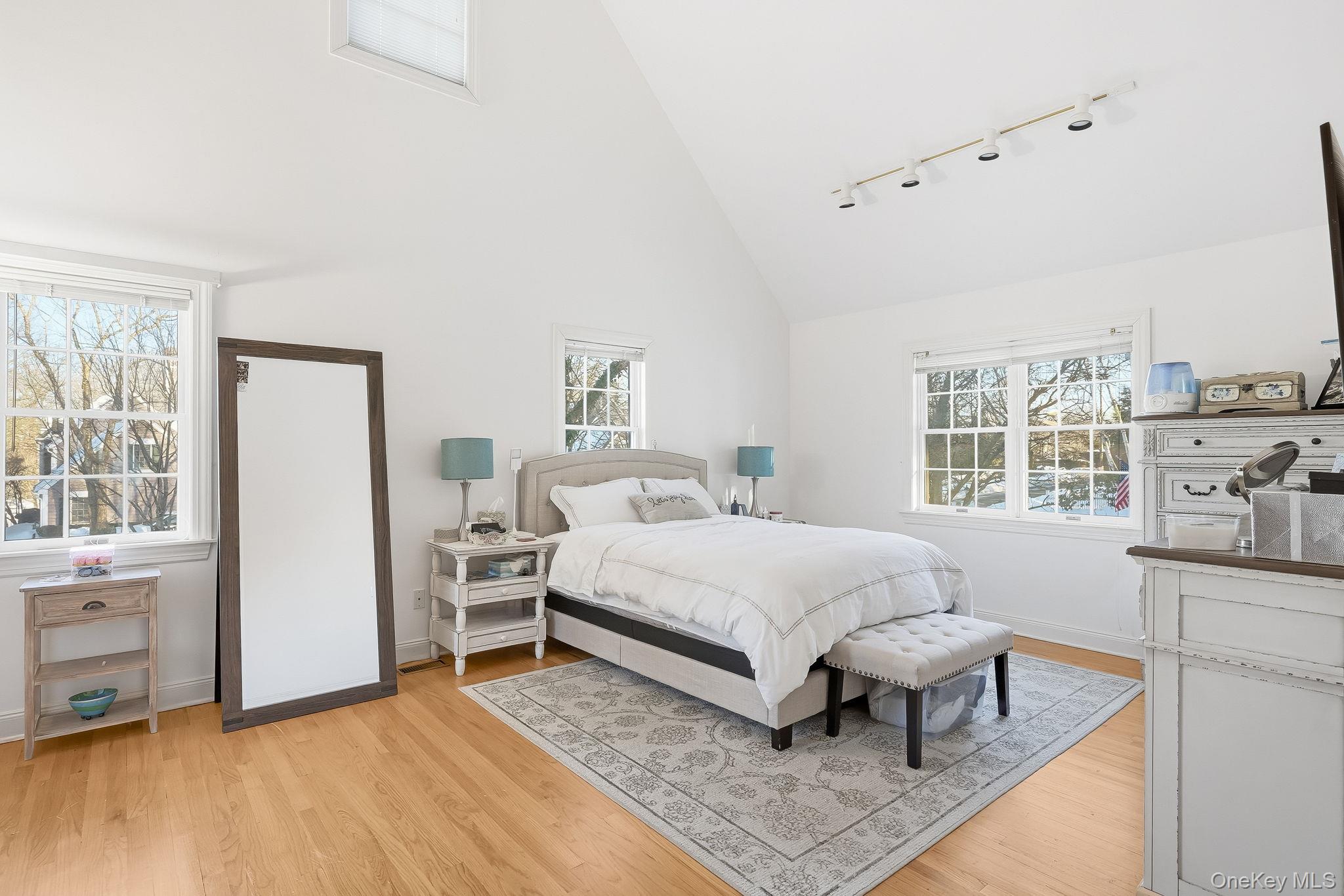 #13 photo, 14 Wyndham Close, White Plains , NY 10605