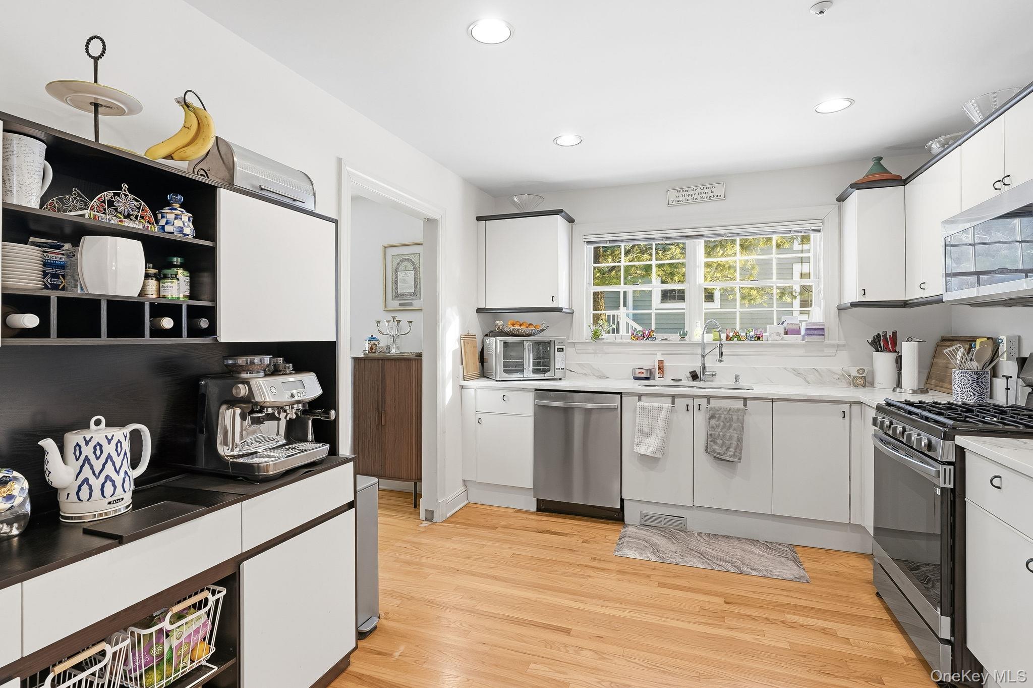 #9 photo, 14 Wyndham Close, White Plains , NY 10605