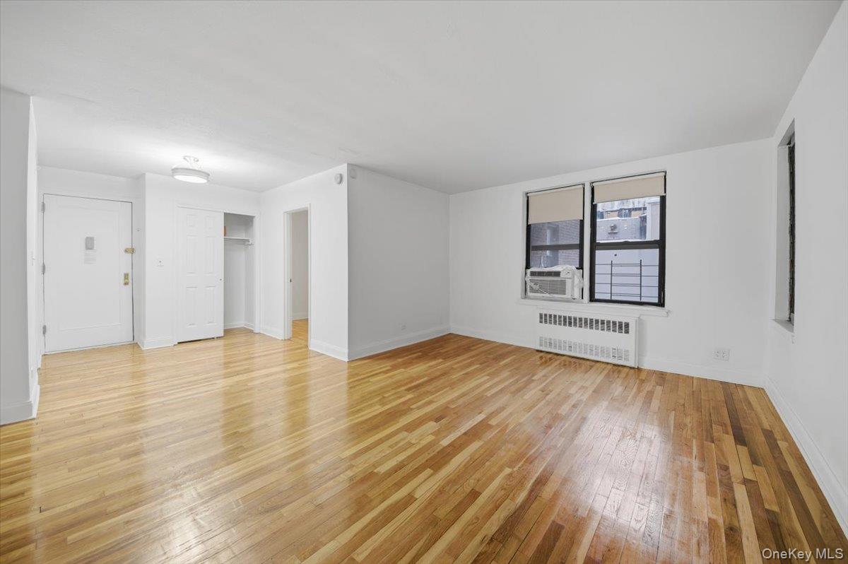 #10 photo, 2244 Bronx Park, Bronx , NY 10467