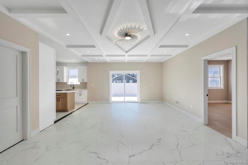 #12 photo, 62 Haven Lane, מחוז נסאו Levittown , NY 11756