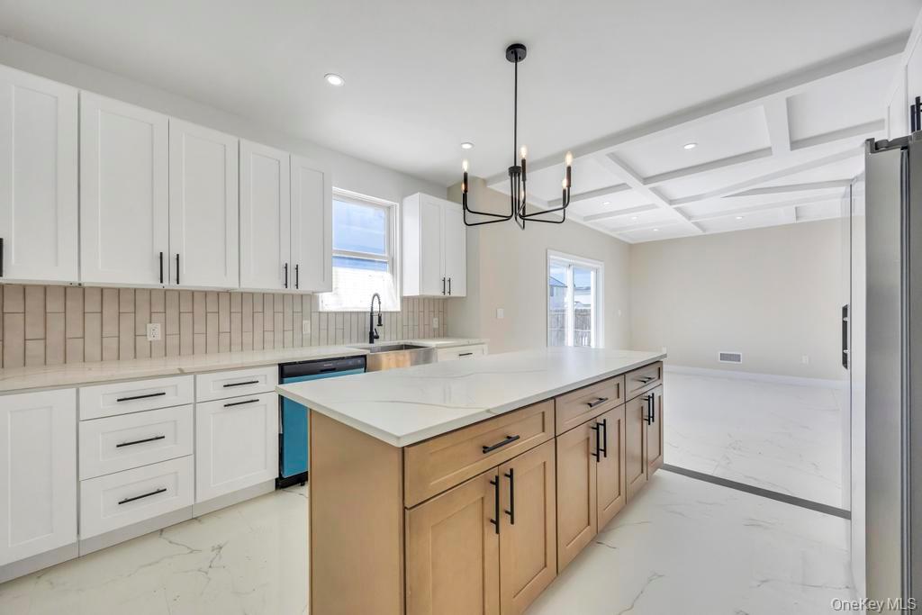 #18 photo, 62 Haven Lane, מחוז נסאו Levittown , NY 11756