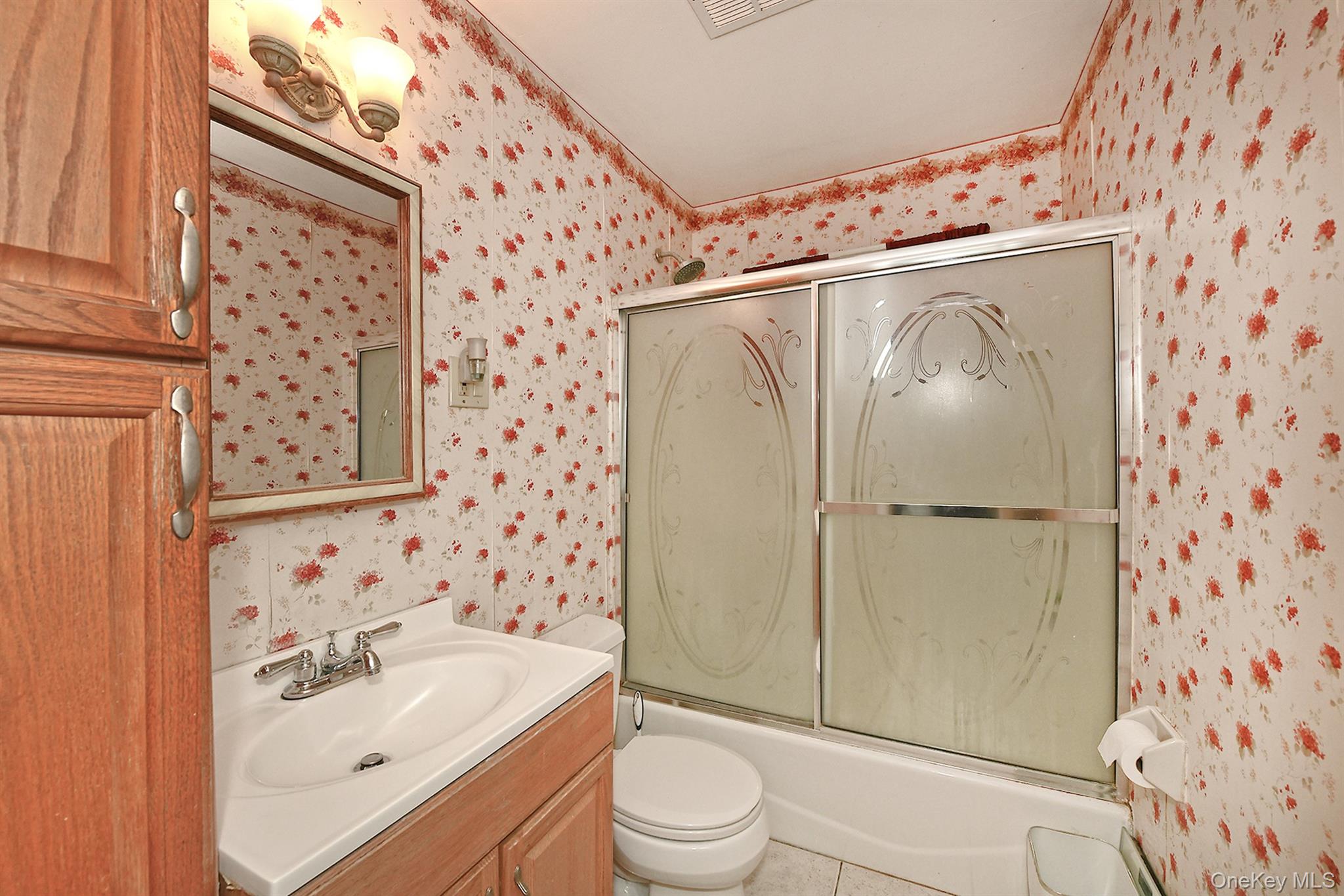 #17 photo, 325 Cayuga Avenue, East Meadow , NY 11554