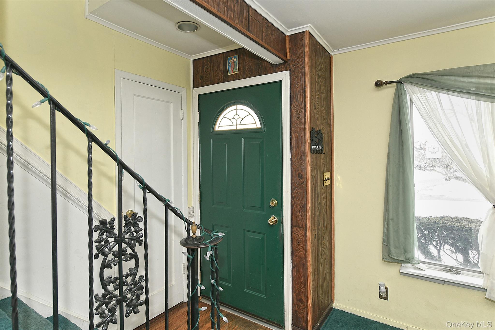 #9 photo, 325 Cayuga Avenue, East Meadow , NY 11554