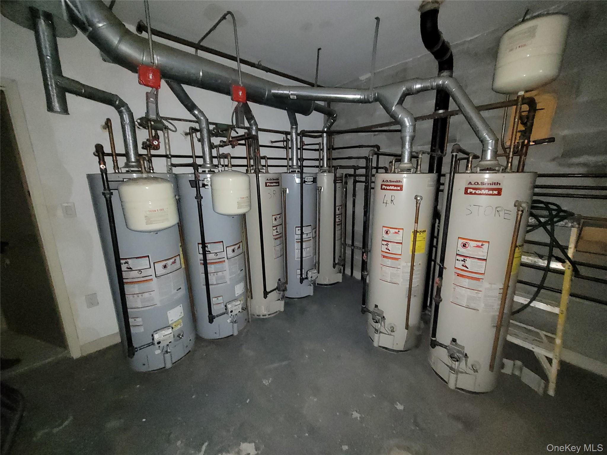 #6 photo, 2572 31st Street, Astoria , NY 11102