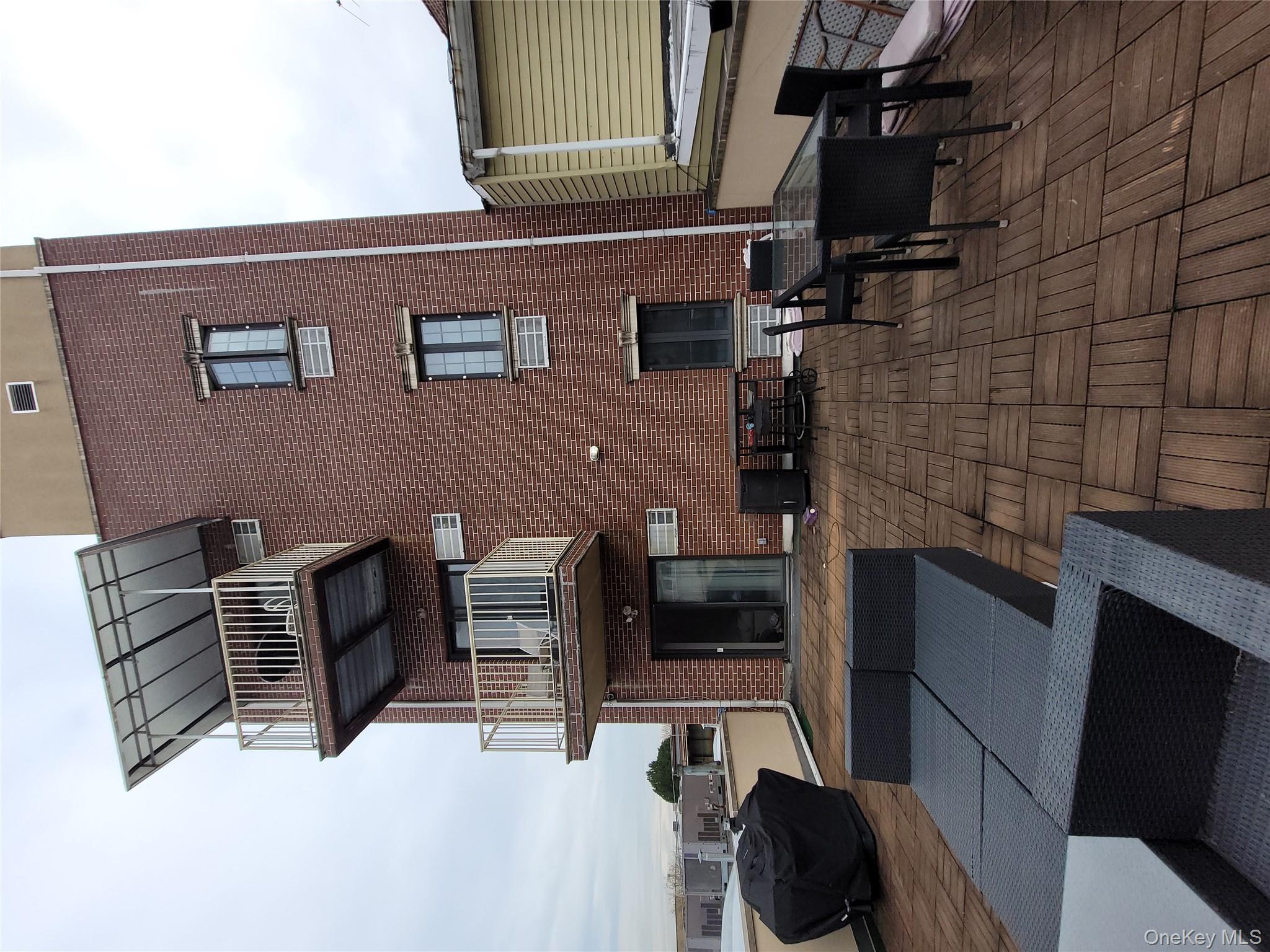 #8 photo, 2572 31st Street, Astoria , NY 11102