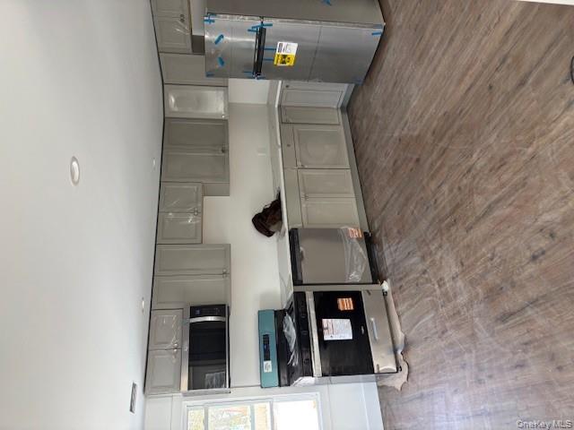 #3 photo, 16 Maple Avenue, Glen Cove , NY 11542