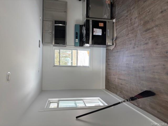 #5 photo, 16 Maple Avenue, Glen Cove , NY 11542