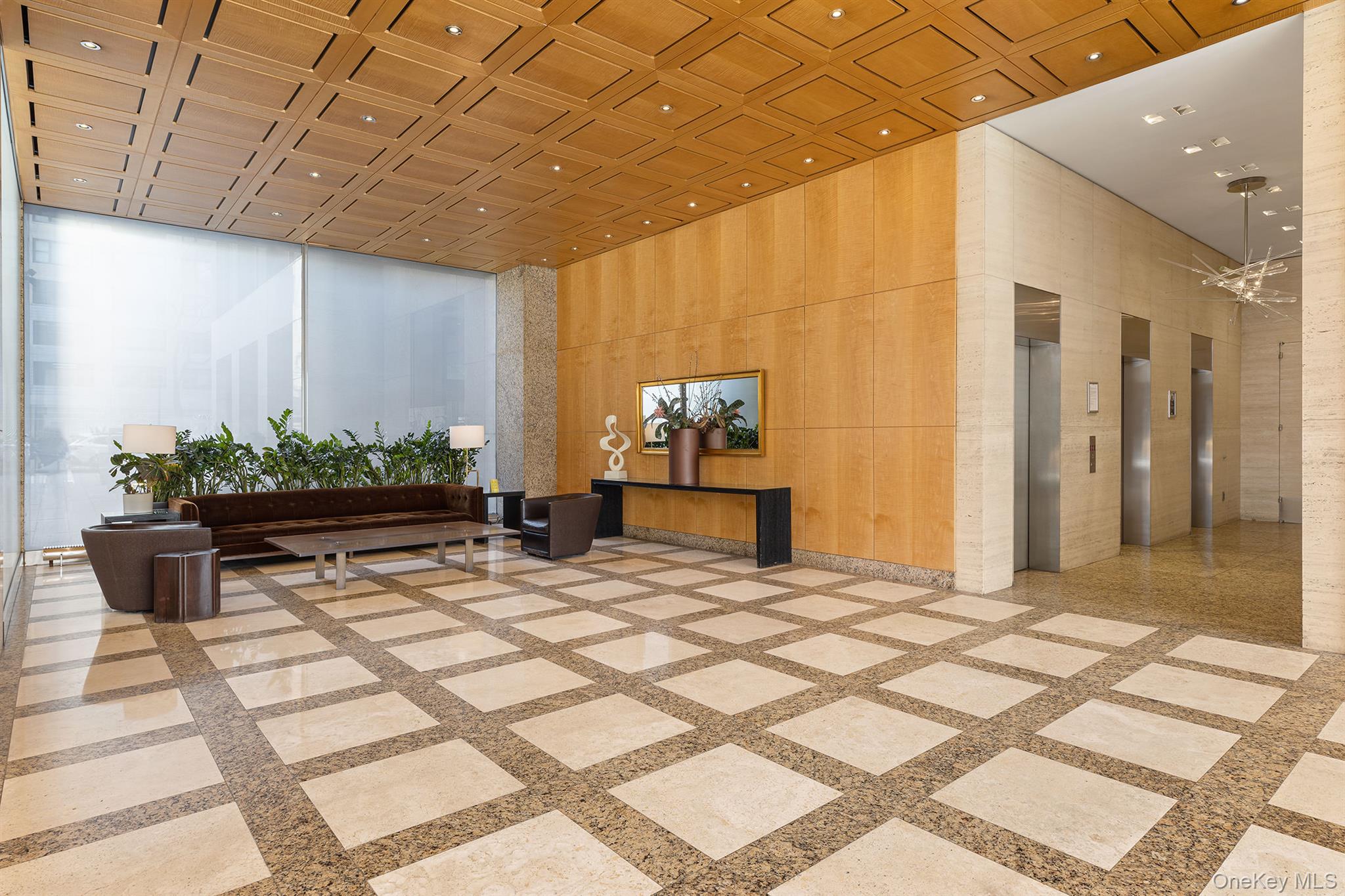 #12 photo, 322 W 57th Street, New York (Manhattan) , NY 10019