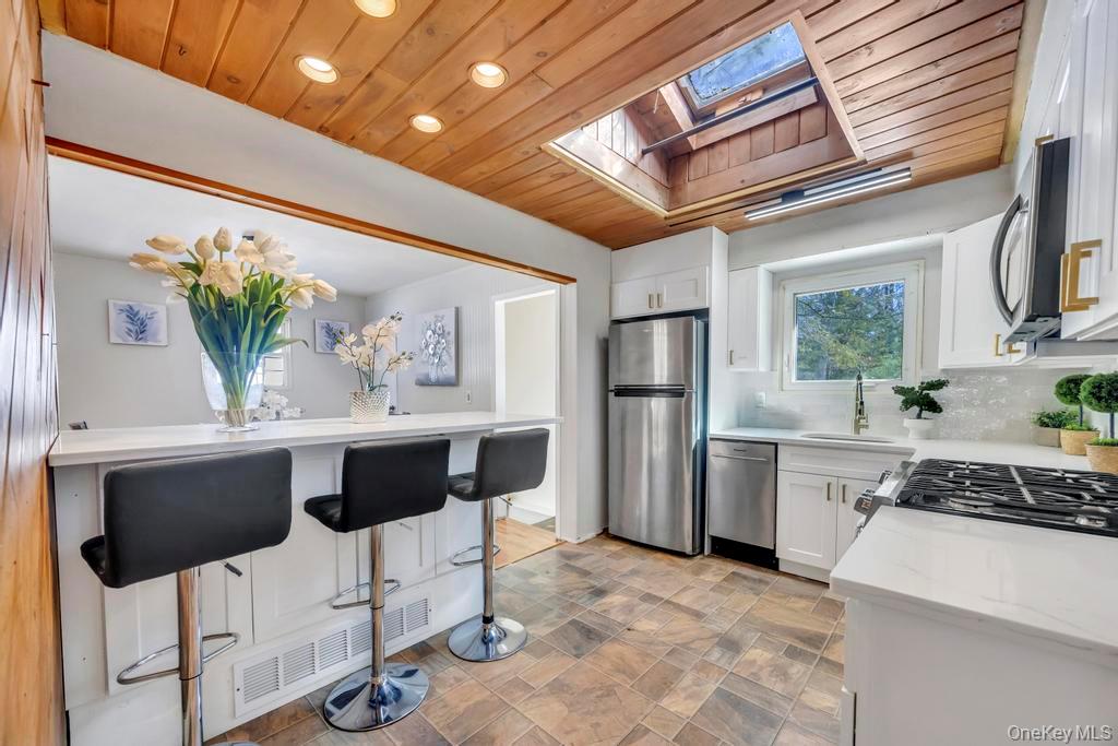 #1 photo, 1175 Old Nichols Road, מחוז סאפוק Islandia , NY 11749