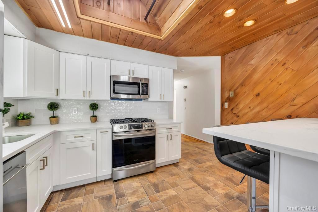 #11 photo, 1175 Old Nichols Road, מחוז סאפוק Islandia , NY 11749