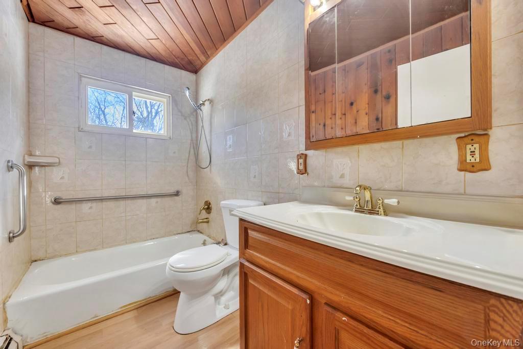 #12 photo, 1175 Old Nichols Road, מחוז סאפוק Islandia , NY 11749