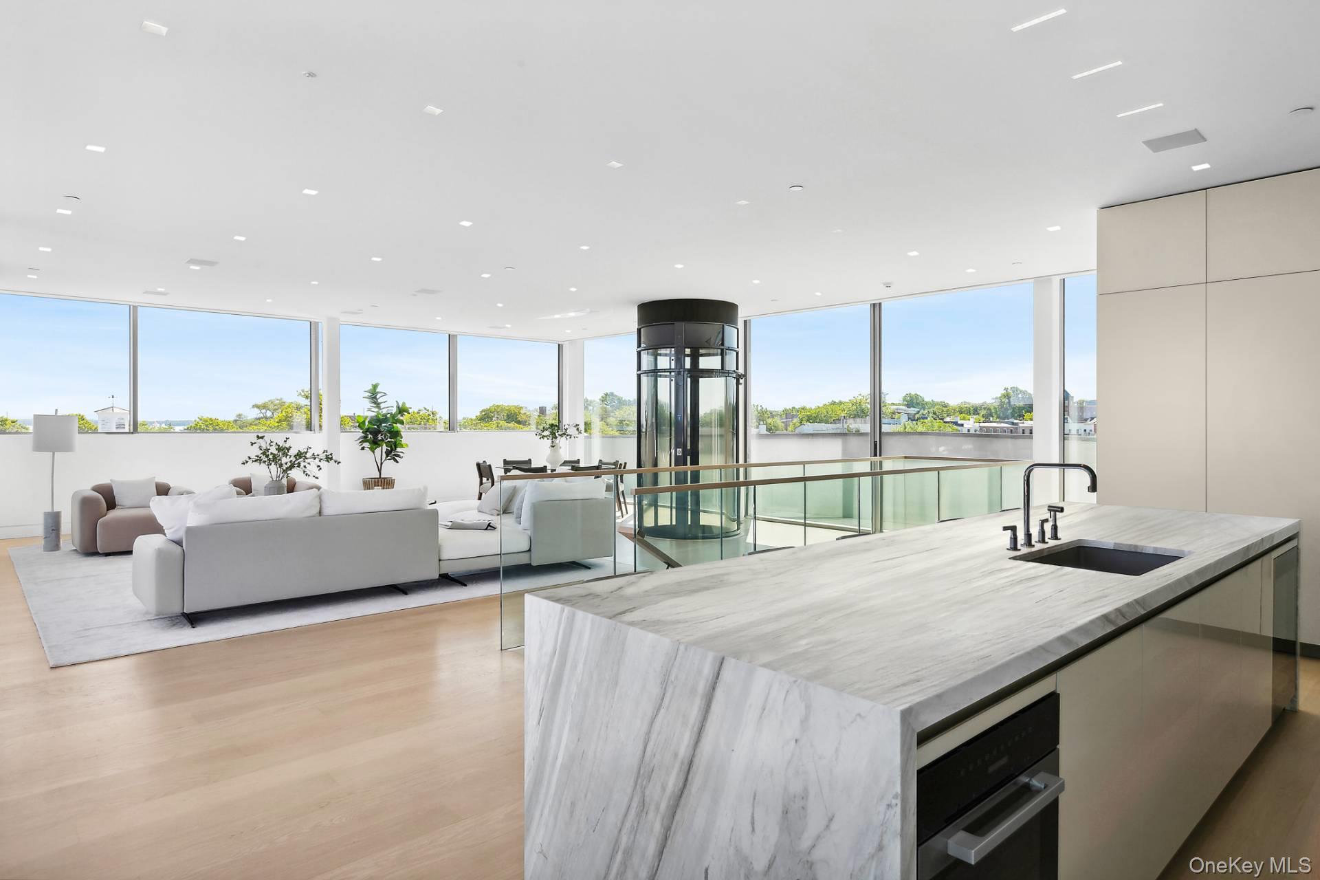 #8 photo, 2 B West Water, Sag Harbor , NY 11963