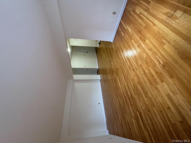 #8 photo, 11 Lake Street, White Plains , NY 10603