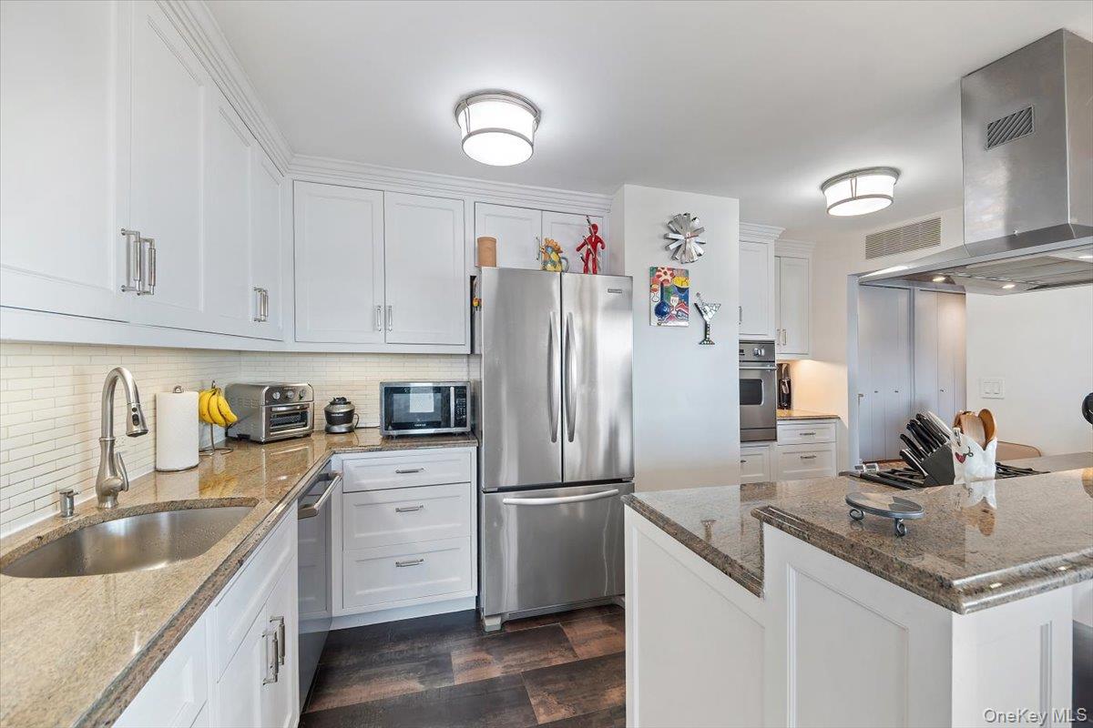 #20 photo, 3671 Hudson Manor Terrace, Bronx , NY 10463