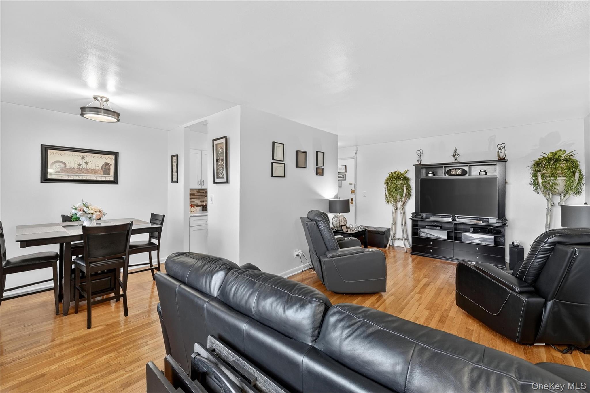 #13 photo, 1300 Midland, Yonkers , NY 10704