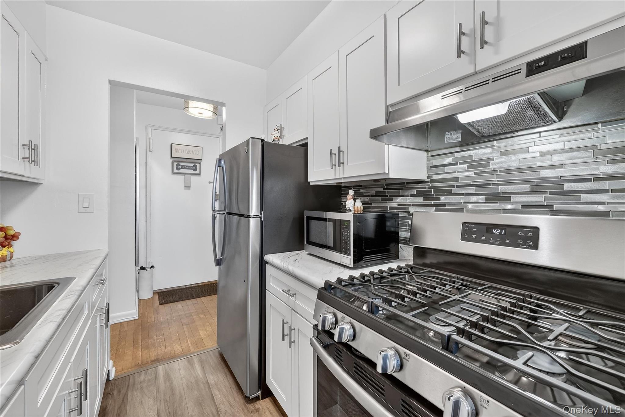 #18 photo, 1300 Midland, Yonkers , NY 10704