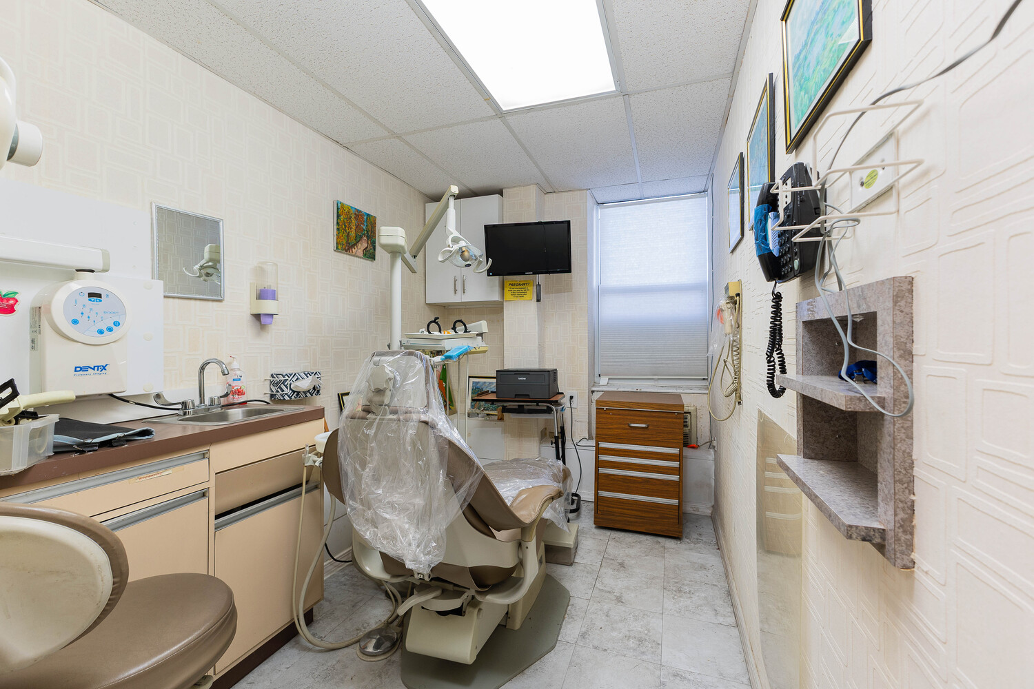 #1 photo, 207 OCEAN Parkway, הברונקס Kensington , NY 11218