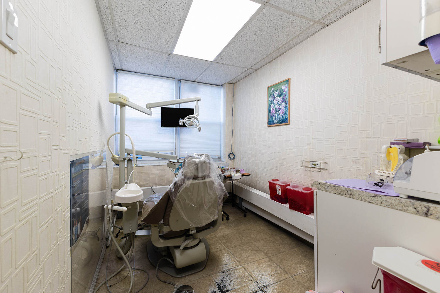 #3 photo, 207 OCEAN Parkway, הברונקס Kensington , NY 11218