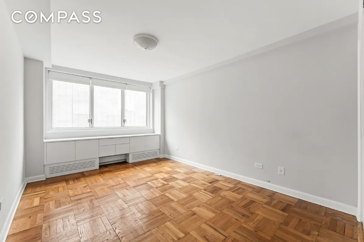 #5 photo, 20 E 68th Street, Lenox Hill , NY 10065