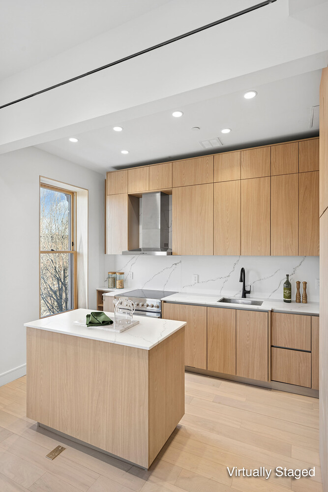 #4 photo, 168 HANCOCK Street, 브루클린 Bedford-Stuyvesant , NY 11216