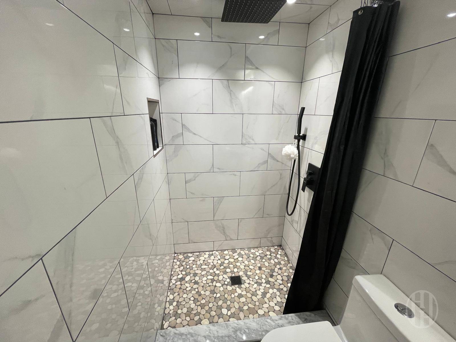 #7 photo, 425 E 73rd Street, מנהטן Upper East Side , NY 10021