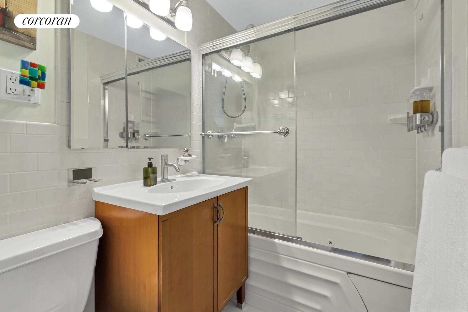 #8 photo, 118-18 UNION Turnpike, Kew Gardens , NY 11415