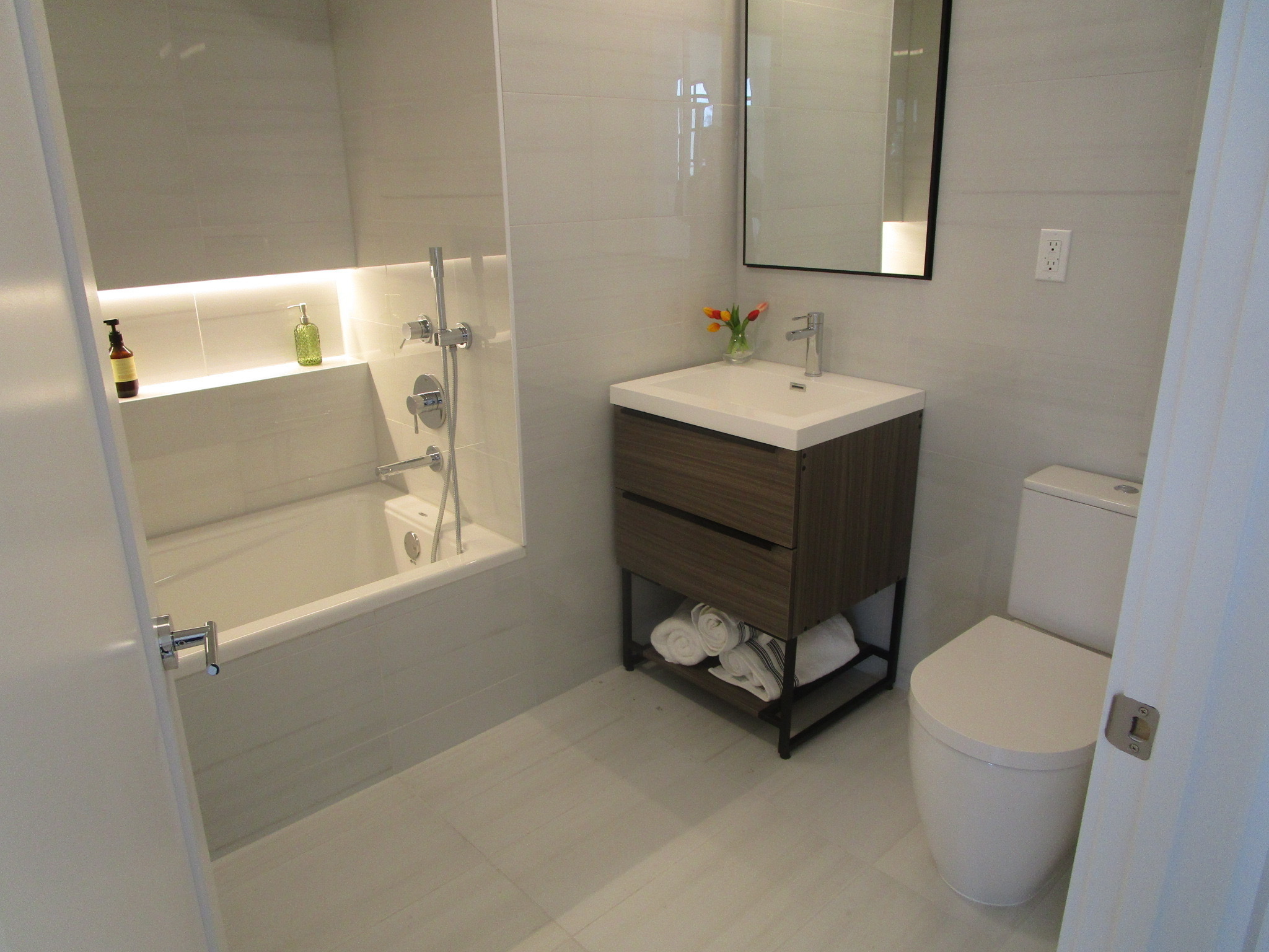 #12 photo, 37-24 30th Street, 皇后区 Long Island City , NY 11101