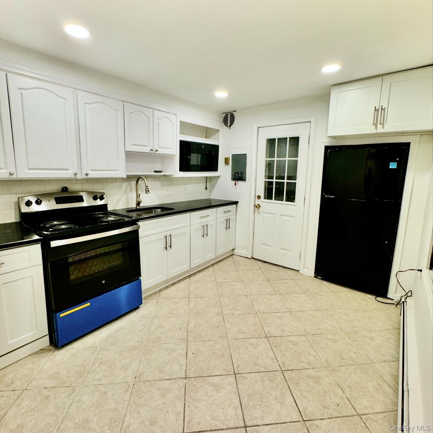 #5 photo, 11 Blue Spruce Road, Levittown , NY 11756