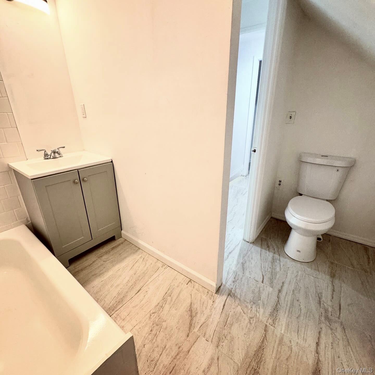 #9 photo, 11 Blue Spruce Road, Levittown , NY 11756