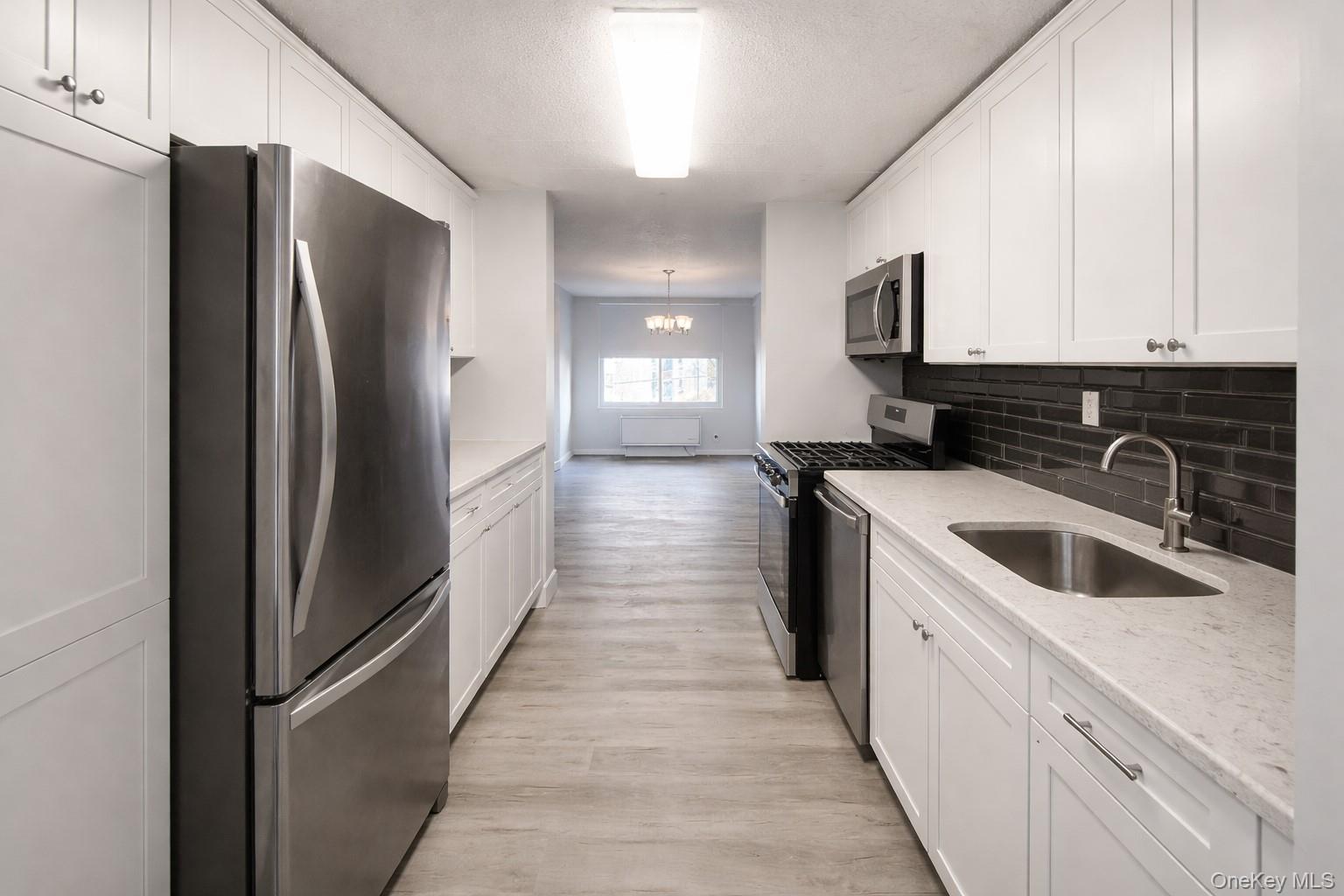 #9 photo, 209-33 26th Avenue, बेसाइड Bayside , NY 11360