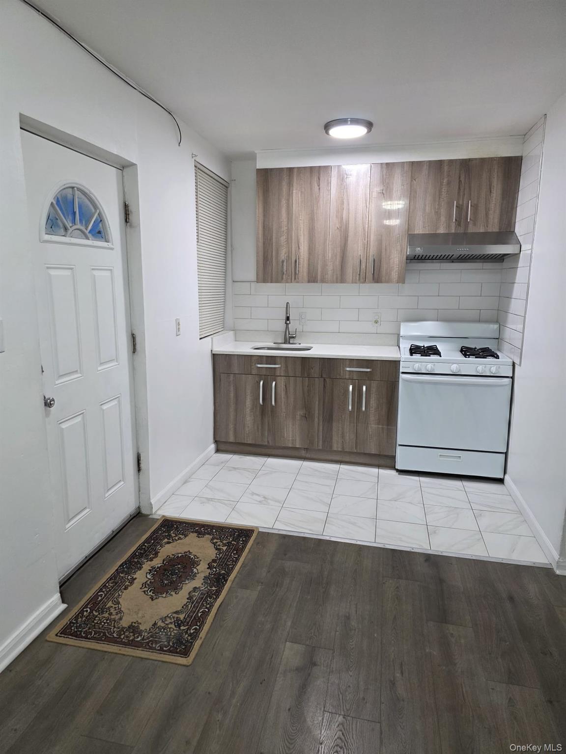 #17 photo, 400 Crescent Street, Brooklyn , NY 11208