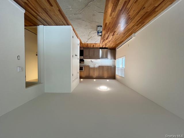 #2 photo, 141 Manorhaven Boulevard, Port Washington , NY 11050