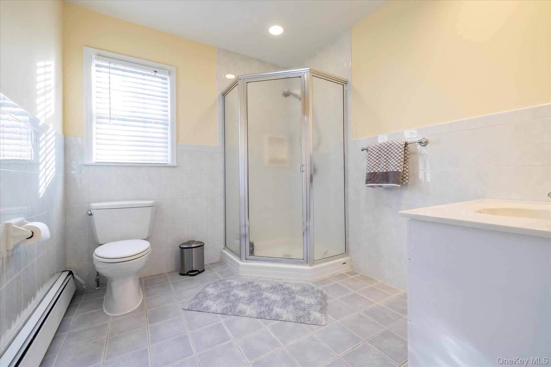 #8 photo, 148 Amherst Road, Valley Stream , NY 11581