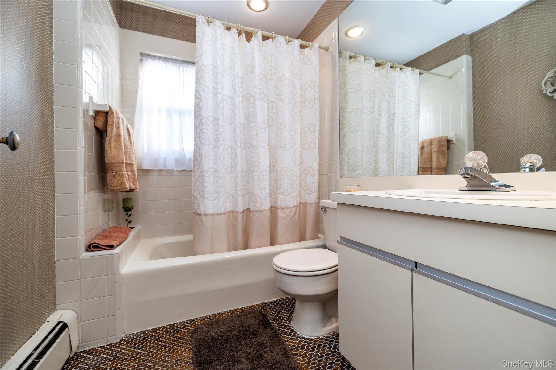 #9 photo, 148 Amherst Road, Valley Stream , NY 11581